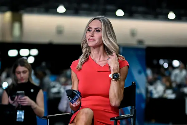 05FOX Lara fhbj articleLarge